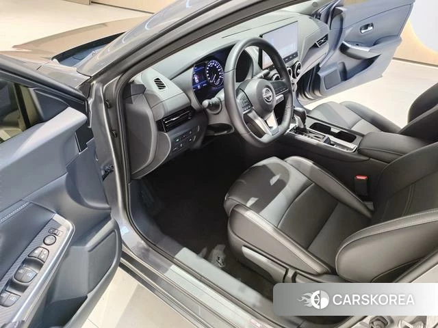 Nissan Sylphy 2025 Серебристо-серый из Китая, фото 5