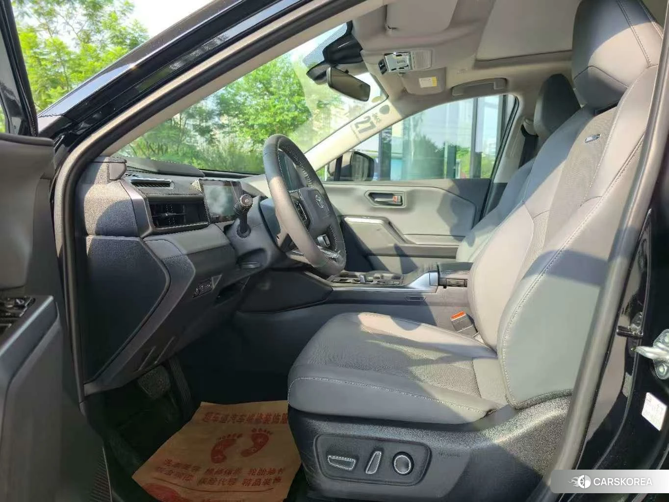 Toyota RAV4 2025 Черный из Китая, фото 5