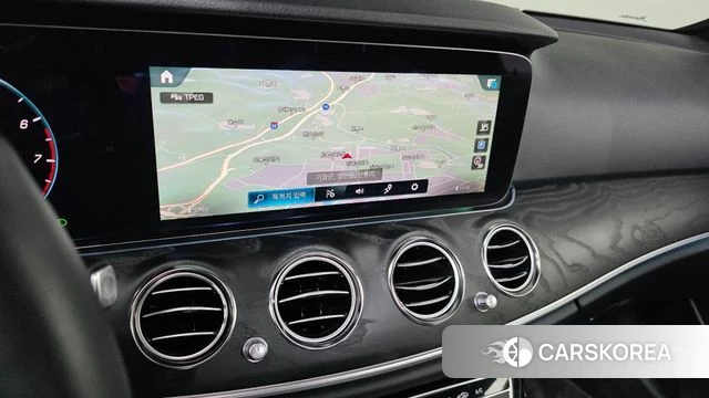 Mercedes-Benz E-Class W213 2023 Белый из Кореи, фото 5