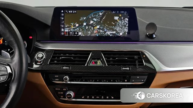 BMW 5 Series (G30) 2018 Белый из Кореи, фото 5