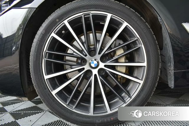 BMW 5 series 2020 Черный из Китая, фото 5