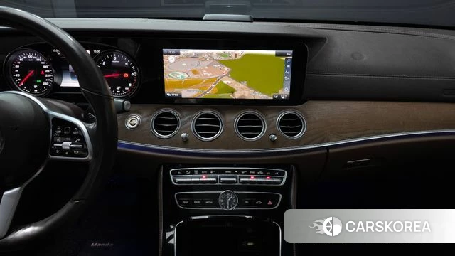 Mercedes-Benz E-Class W213 2019 Белый из Кореи, фото 5