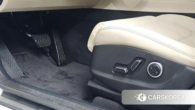 Genesis GV70 2023 Белый из Кореи, фото 5