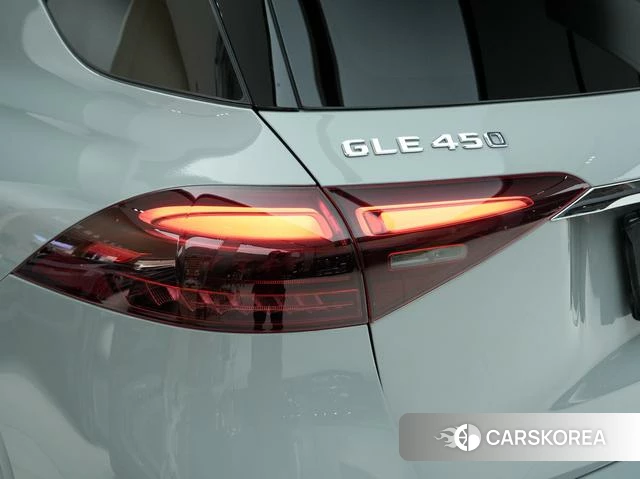 Mercedes-Benz GLE 2024 Серебристо-серый из Китая, фото 5