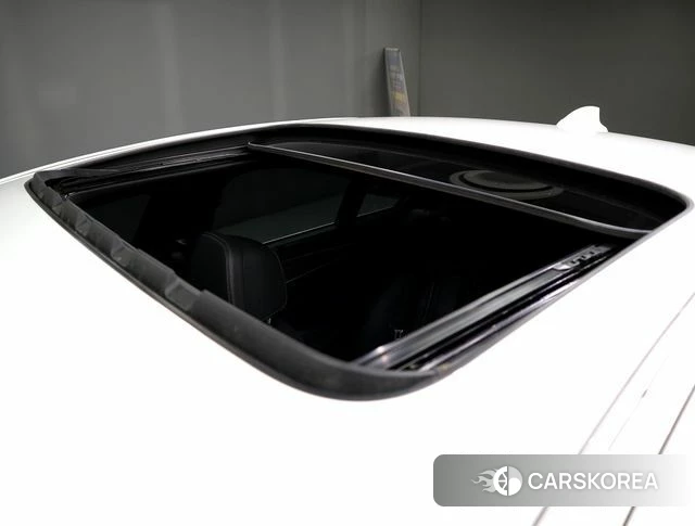 BMW 5 Series (G30) 2018 Белый из Кореи, фото 5