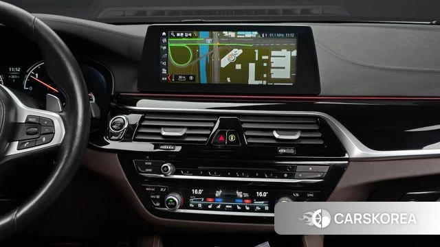 BMW 5 Series (G30) 2018 Белый из Кореи, фото 5
