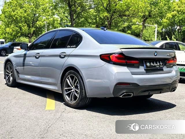 BMW 5 series 2021 Серебристо-серый из Китая, фото 5