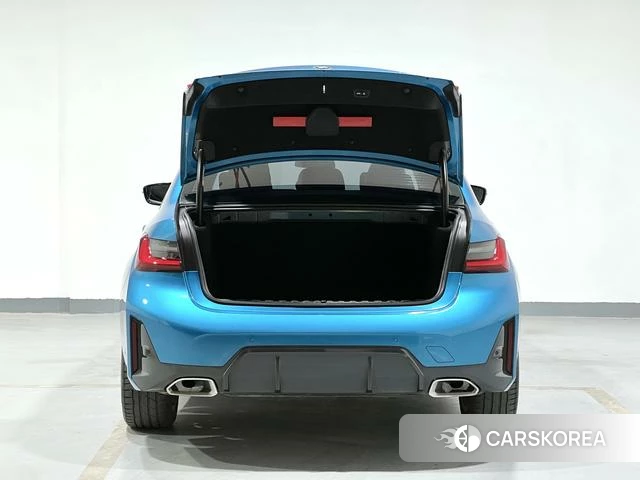 BMW 3 series 2023 Синий из Китая, фото 5