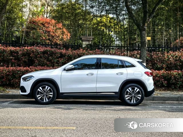 Mercedes-Benz GLA 2023 Белый из Китая, фото 5
