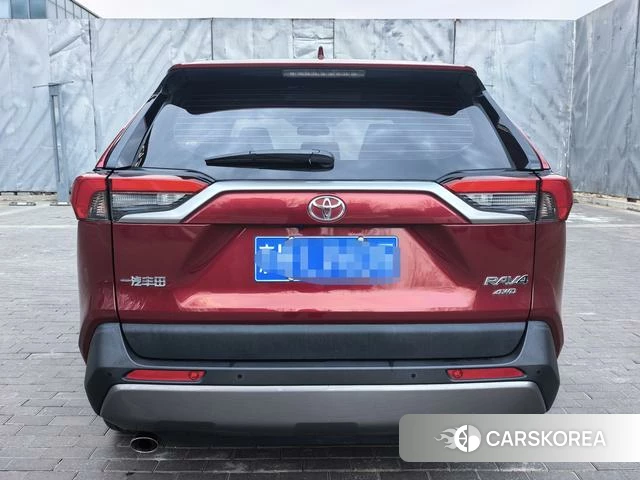 Toyota RAV4 2021 Красный из Китая, фото 5