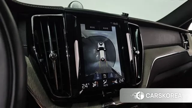 Volvo XC60 second Generation 2018 Белый из Кореи, фото 5