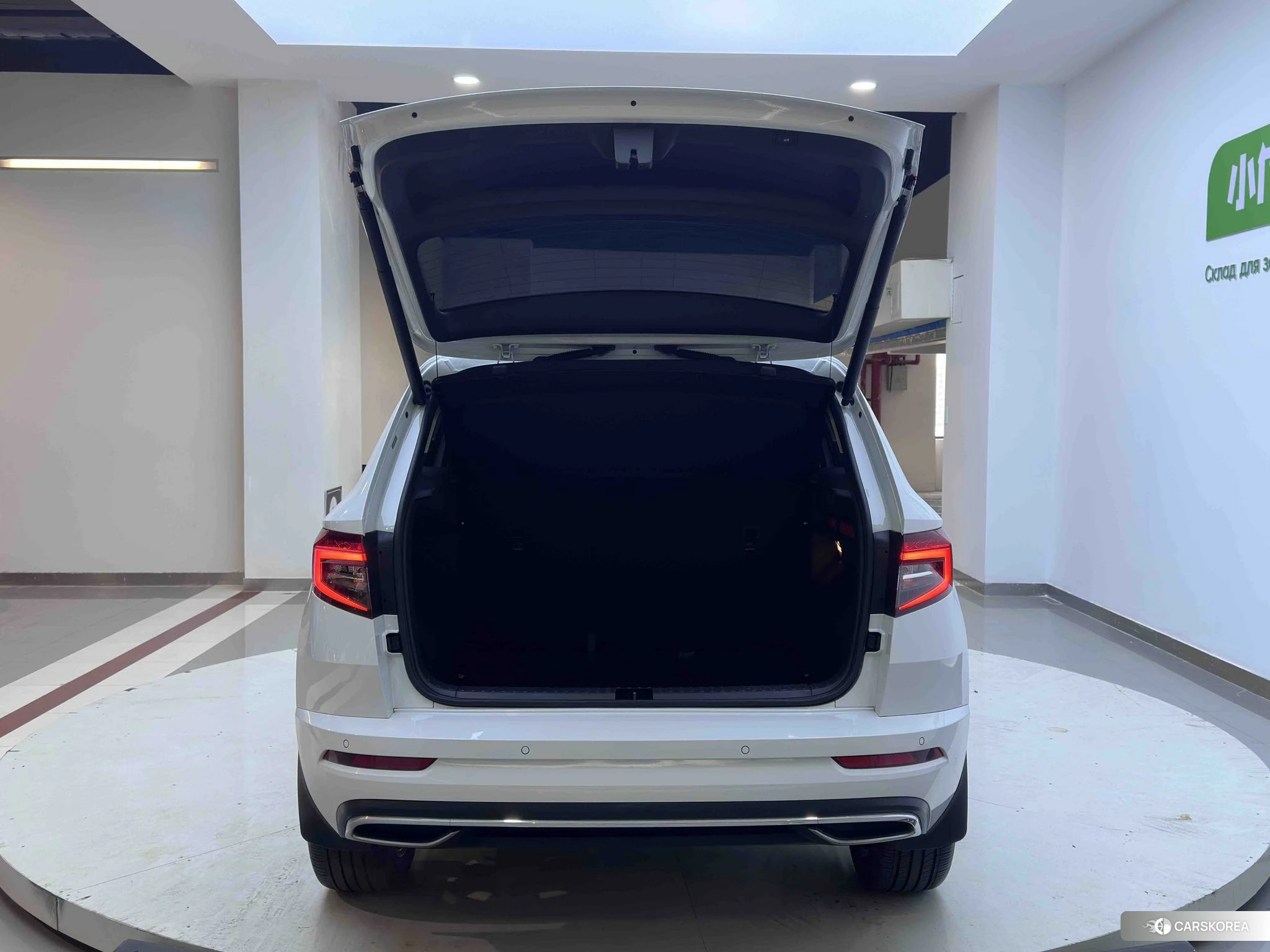 Skoda Karoq 2023 Белый из Китая, фото 5