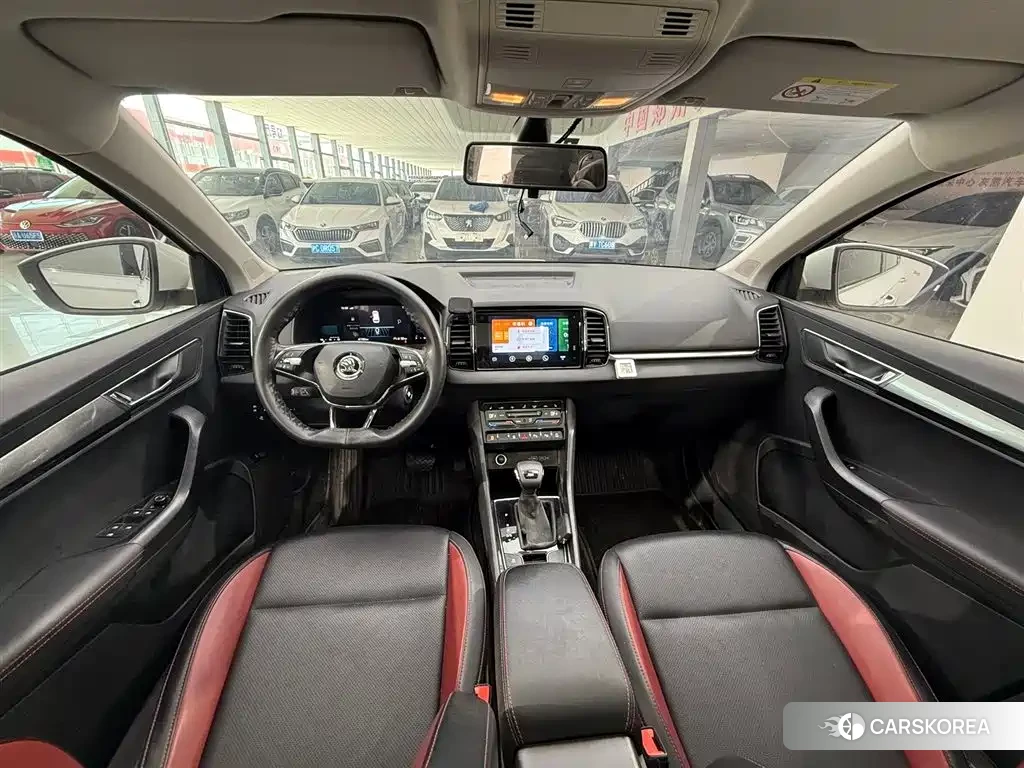 Skoda Karoq 2023 Белый из Китая, фото 5