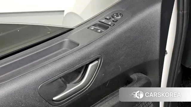 Hyundai Staria 2025 Белый из Кореи, фото 5
