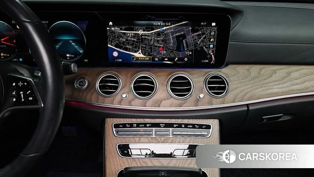 Mercedes-Benz E-Class W213 2021 Серебряный из Кореи, фото 5