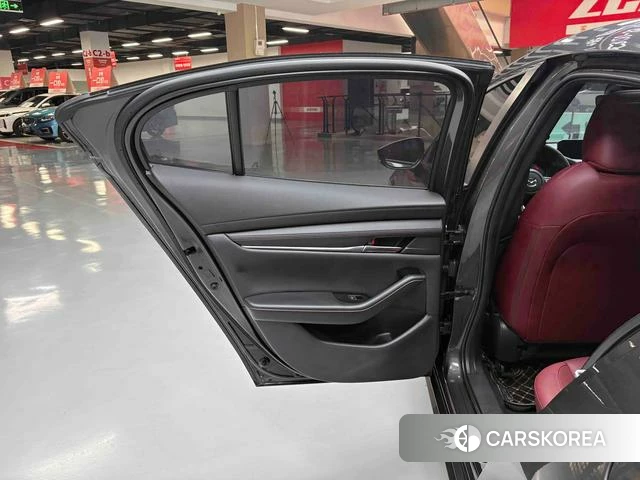 Mazda 3 2024 Черный из Китая, фото 5