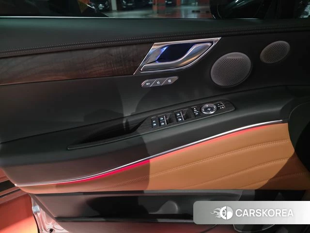 Genesis GV80 2024 Серебристо-серый из Кореи, фото 5