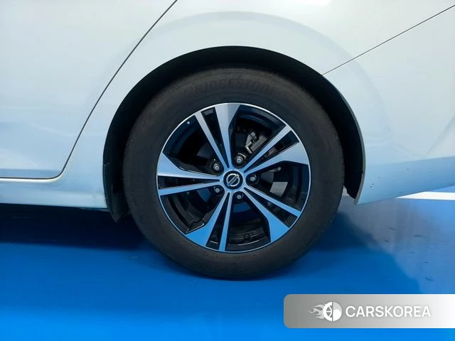 Nissan Sylphy 2022 Белый из Китая, фото 5