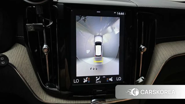 Volvo XC60 second Generation 2018 Белый из Кореи, фото 5
