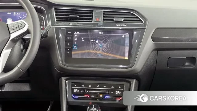 Volkswagen Tiguan second Generation 2024 Белый из Кореи, фото 5