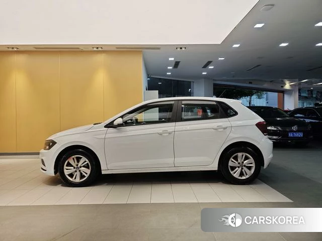 Volkswagen Polo 2023 Белый из Китая, фото 5