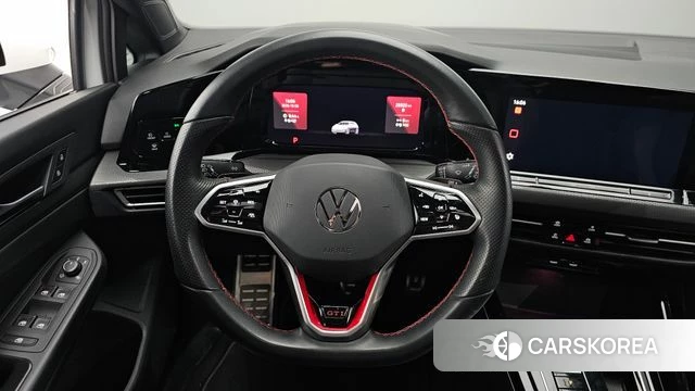 Volkswagen Golf 8th Generation 2024 Белый из Кореи, фото 5