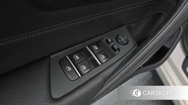BMW 5 Series (G30) 2018 Белый из Кореи, фото 5