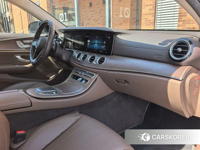 Mercedes-Benz E-Class 2023 Зеленый из Китая, фото 5