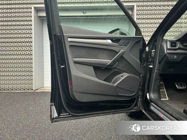 Audi Q5L 2023 Черный из Китая, фото 5