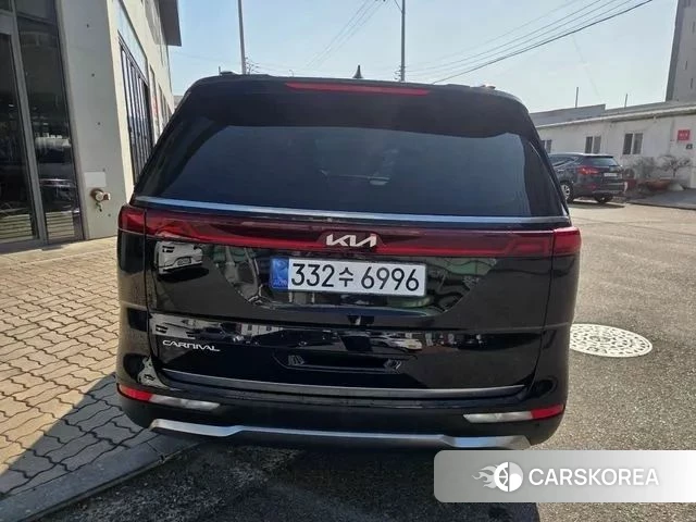 Kia Carnival 4th generation 2023 Черный из Кореи, фото 5