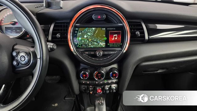 Mini Cooper 2019 Зеленый из Кореи, фото 5