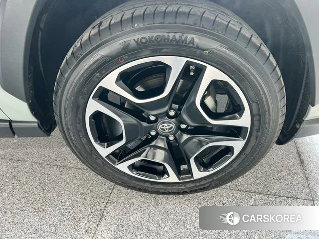 Toyota RAV4 2021 Зеленый из Китая, фото 5