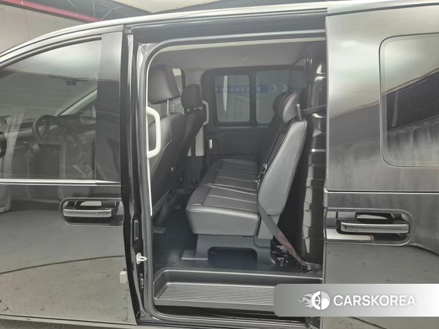 Hyundai Staria 2023 Черный из Кореи, фото 5