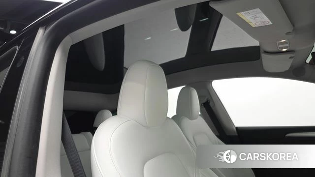 Tesla Model Y 2024 Черный из Кореи, фото 5