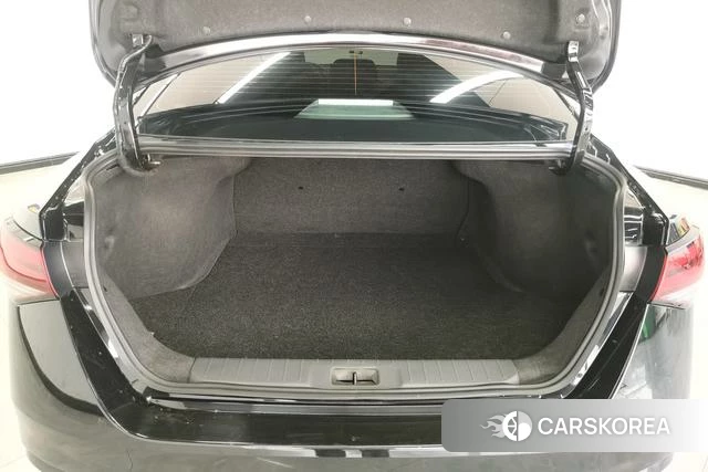 Nissan Sylphy 2024 Черный из Китая, фото 4