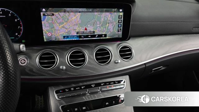 Mercedes-Benz E-Class W213 2022 Песочный из Кореи, фото 5