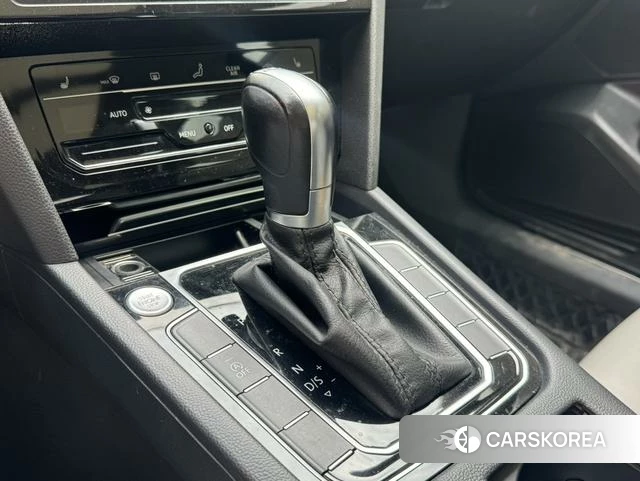 Volkswagen Magotan 2022 Черный из Китая, фото 5
