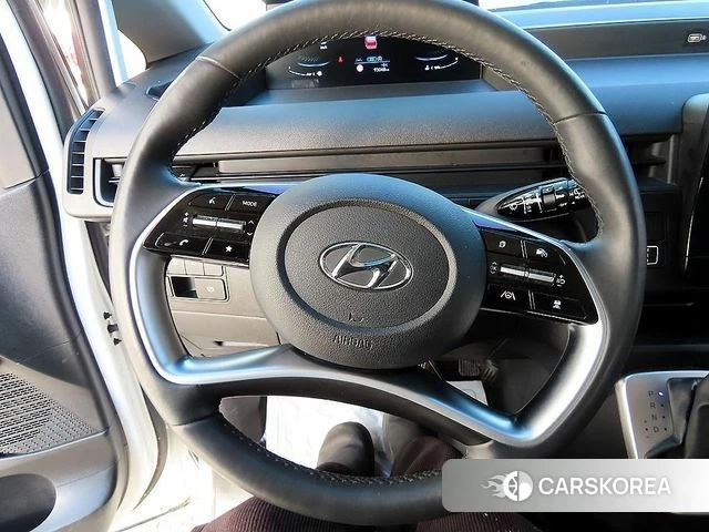 Hyundai Staria 2023 Белый из Кореи, фото 5