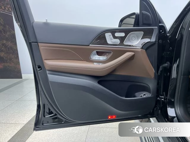 Mercedes-Benz GLE 2024 Черный из Китая, фото 5