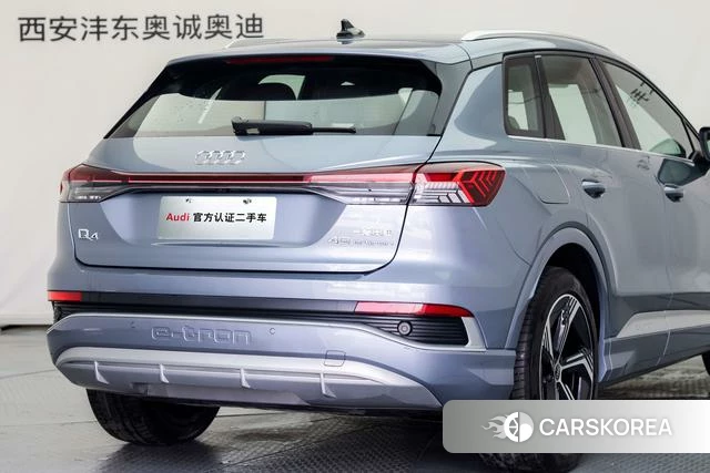 Audi Q4 2024 Серебристо-серый из Китая, фото 5