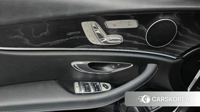 Mercedes-Benz E-Class W213 2020 Белый из Кореи, фото 5