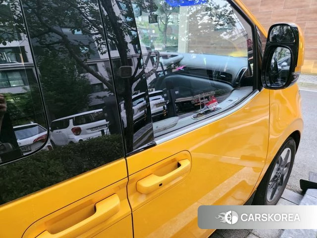 Hyundai Staria 2022 Желтый из Кореи, фото 5