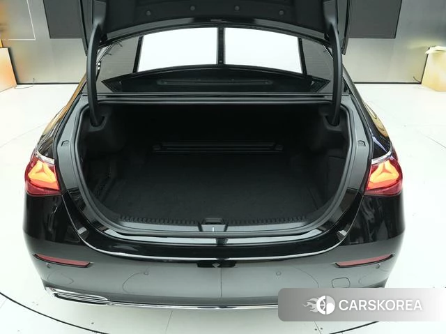 Mercedes-Benz E-Class 2025 Черный из Китая, фото 5