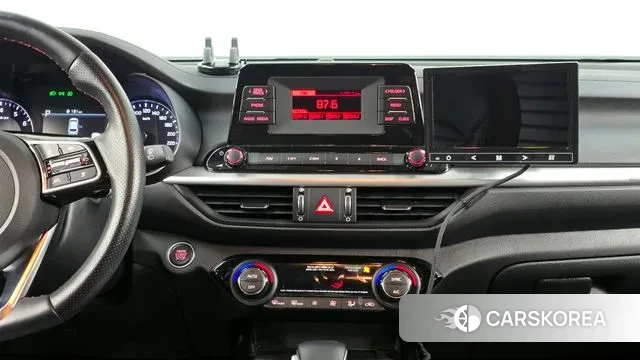 Kia The New K3 2nd generation 2021 Белый из Кореи, фото 5