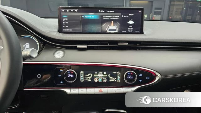 Genesis GV70 2023 Белый из Кореи, фото 5
