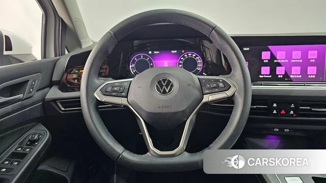 Volkswagen Golf 8th Generation 2022 Белый из Кореи, фото 5