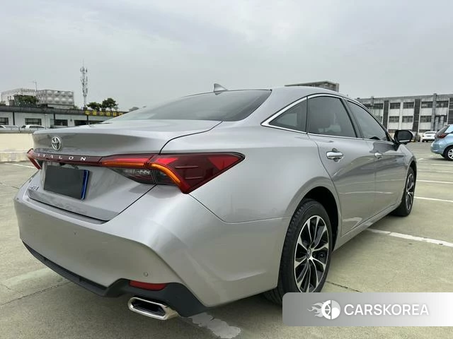 Toyota Avalon 2024 Серебристо-серый из Китая, фото 5
