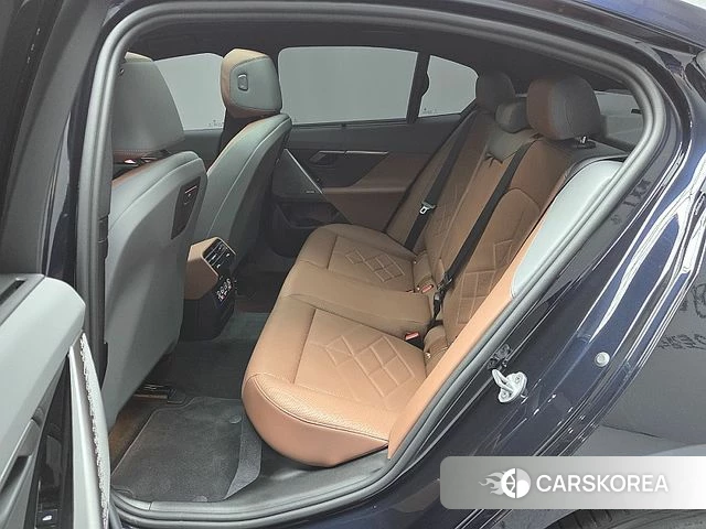 BMW 5 Series (G60) 2026 Черный из Кореи, фото 5