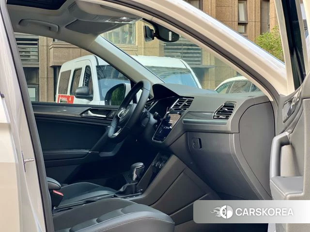 Volkswagen Tiguan L 2021 Белый из Китая, фото 5