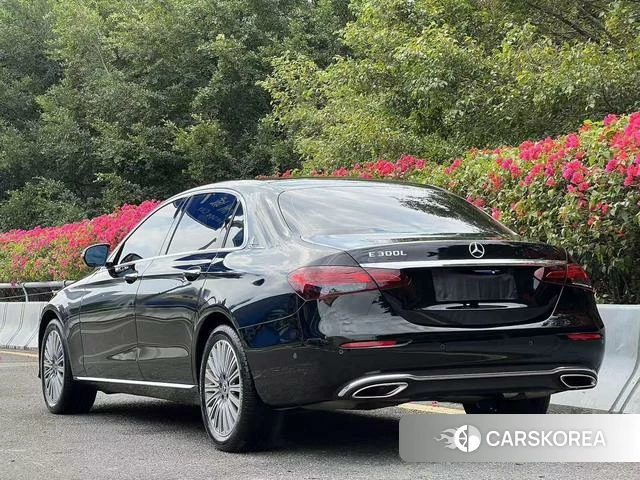 Mercedes-Benz E-Class 2023 Черный из Китая, фото 5